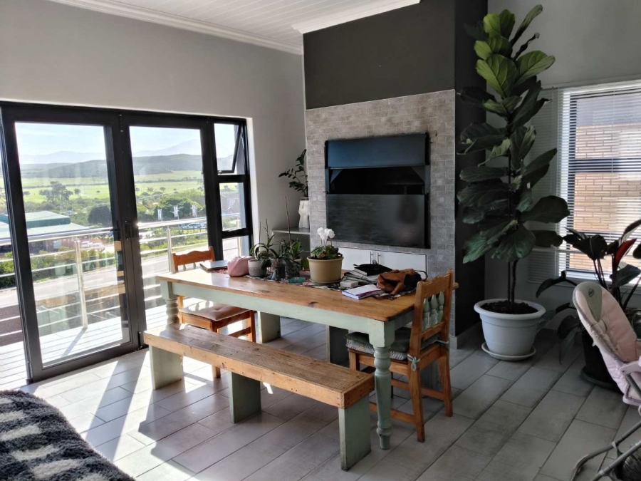 To Let 3 Bedroom Property for Rent in Fraaiuitsig Western Cape